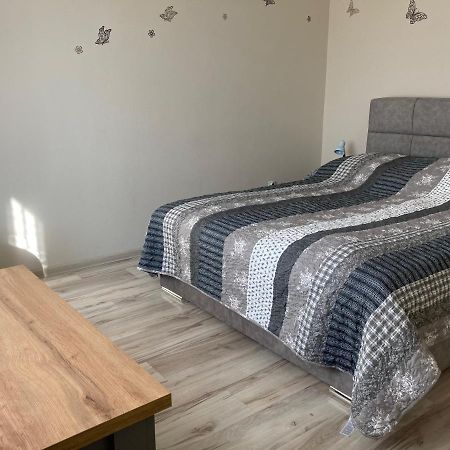 Kristaly Apartman Eger Eksteriør billede